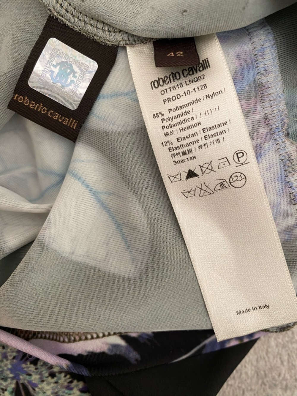 Roberto Cavalli Three quarter-Sleeve Floral Jungle Print Top - Picture 6 of 13